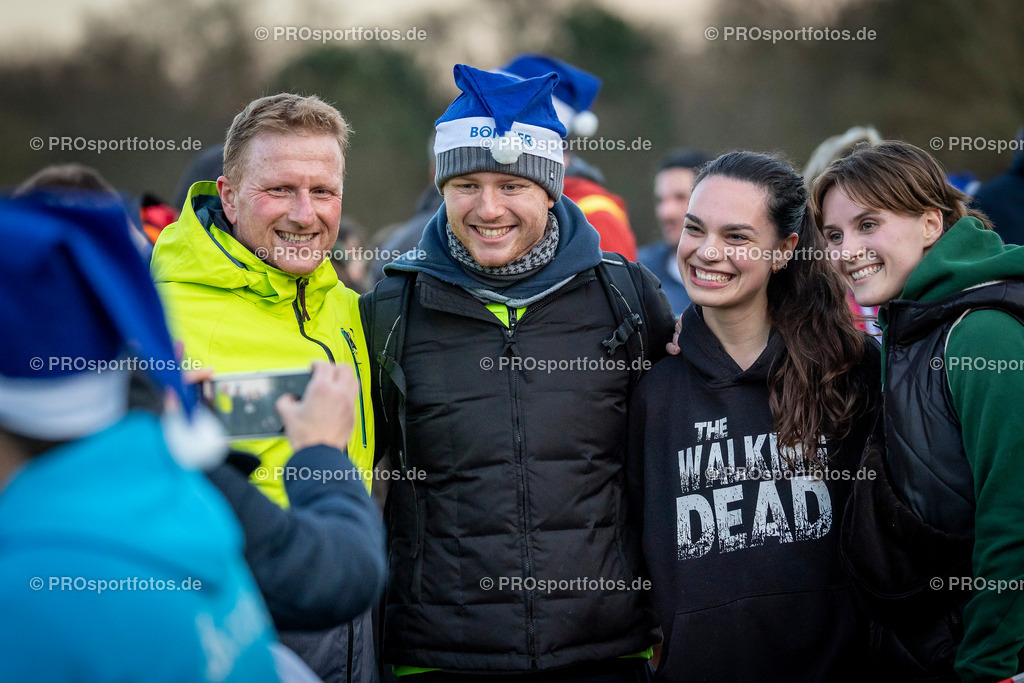 Bonner Nikolauslauf in Bonn, 08.12.2024 | Impressionen vom Bonner Nikolauslauf am 08.12.2024 in Bonn (Freizeitpark Rheinaue). Foto: BEAUTIFUL SPORTS/Axel Kohring
