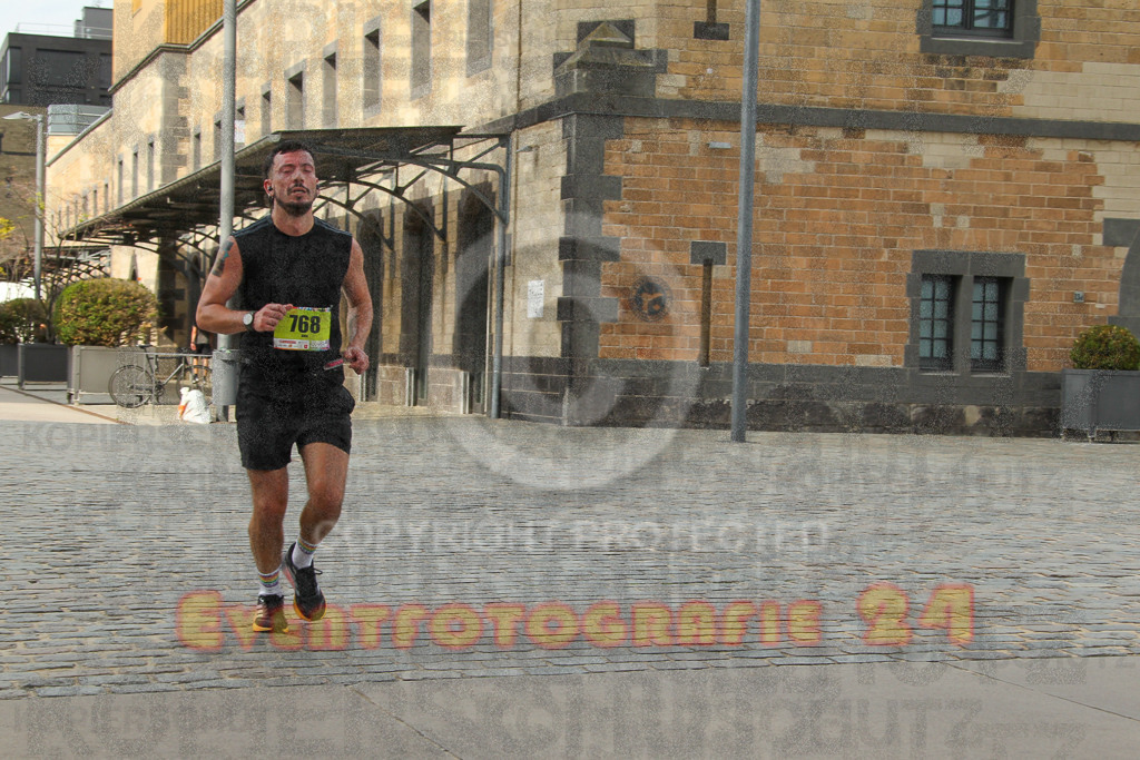 250920_1525_EV4_8746 | Sportfotografie im Rhein-Sieg Kreis, Köln, Bonn, NRW, Rheinland Pfalz, Hessen, etc. Unser Tätigkeitsfeld umfasst den Laufsport vom Volkslauf über den Marathon, Duathlon, Triathon bis zum Ultralauf wie Kölnpfad Ultra oder Schindertrail.