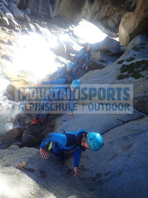 P9220033 | Bestelle die Bilder deines Berg- oder Wasser-Abenteuers mit Mountain Sports bequem von zu Hause aus direkt über unseren Online Fotoshop von pictrs.com. - Realisiert mit Pictrs.com