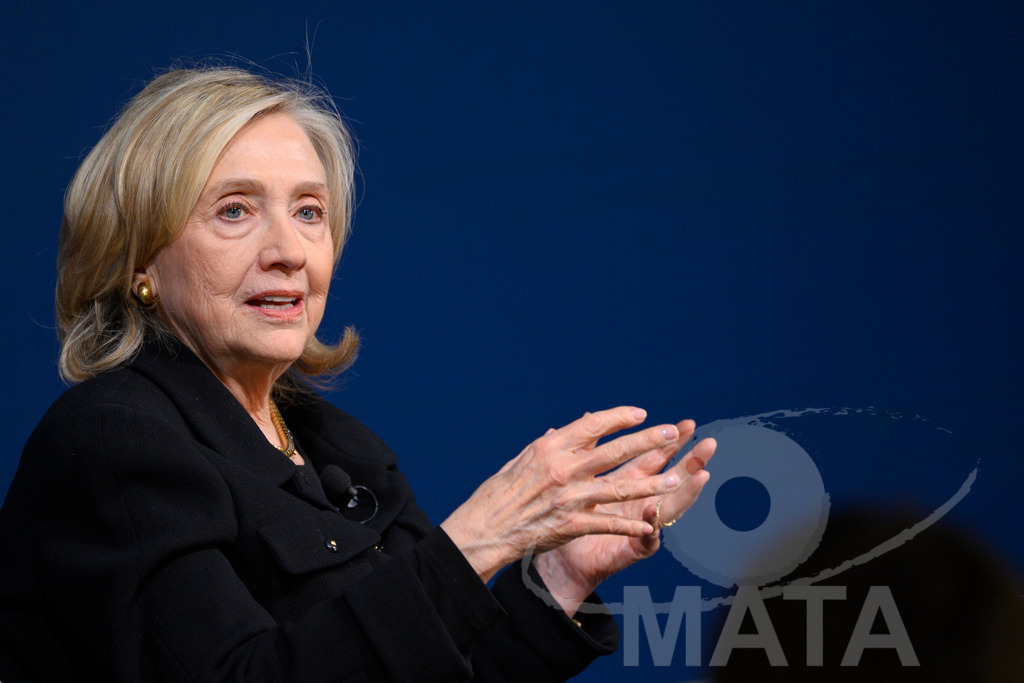 _DWI3123 | Die US-Politikerin Hillary Clinton auf der Veranstaltung Bridging Scholarship and Statecraft im Rahmen der Münchner Sicherheitskonferenz 2026. München, 13.02.2026 Bayern Deutschland  - Realisiert mit Pictrs.com