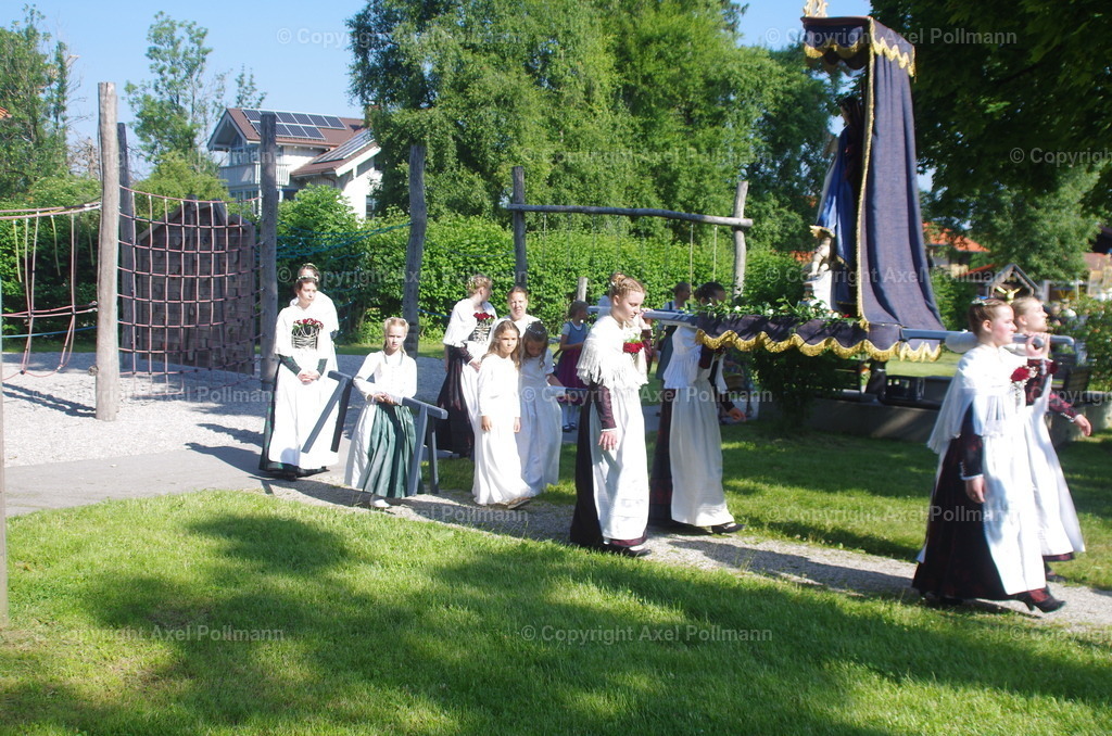 IMGP3040 | fotografiert von Axel PollmannLeonhardi Wallfahrt Benediktbeuern und Murnau, Fronleichnam, Fasching, Landschaft im Loisachtal und Benediktbeuern  - Realisiert mit Pictrs.com