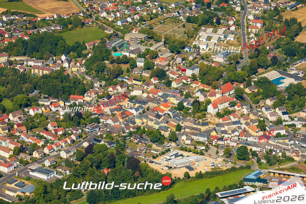 Luftaufnahme von Arzberg - Die Luftaufnahme wurde 2025 vom UL-Flugzeug heraus erstellt ( keine Drohne ) - Hochauflösende Luftaufnahme - für professionelle Ausdrucke geeignet. Die Geschenkidee !Mit Lizenz und Bildrechte bestellbar