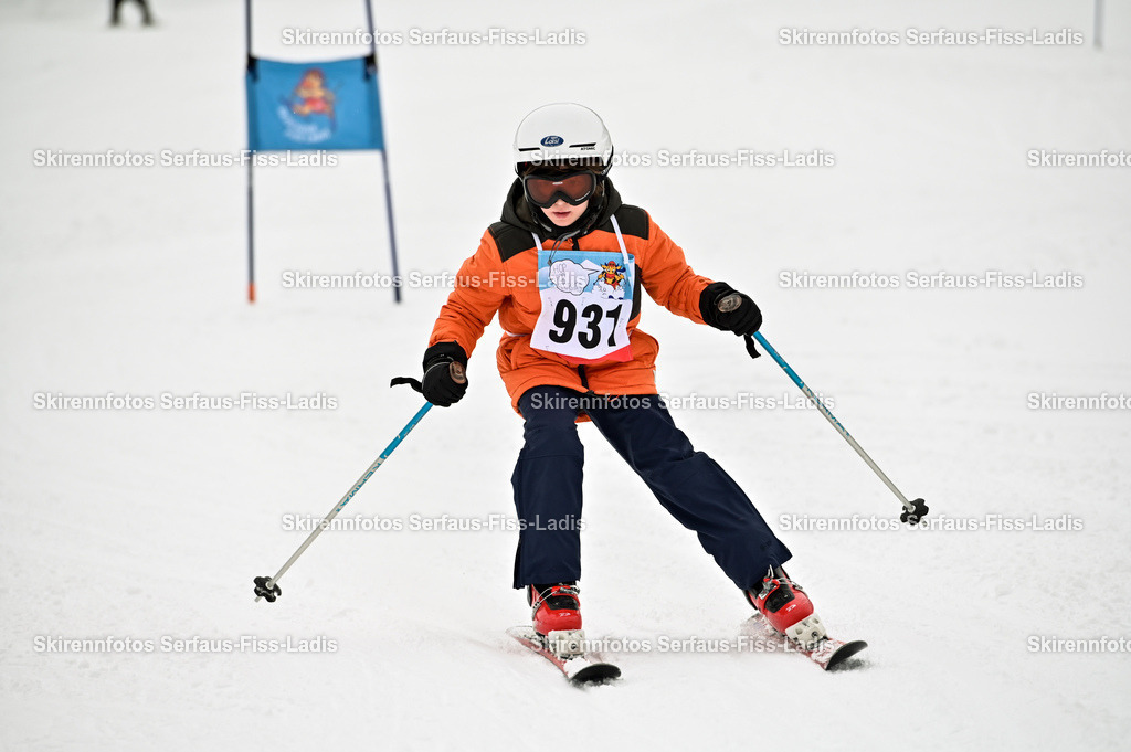 SRF_20.02.2026_1241 | Skirennfotos,Serfaus,Fiss,Ladis,Kinderskirennen,Winter,Tirol,Oberland,skirace,SFL,feelfree,weil wir's genießen,ski,Ski,skifahren,Sonnenplateau, - Realisiert mit Pictrs.com