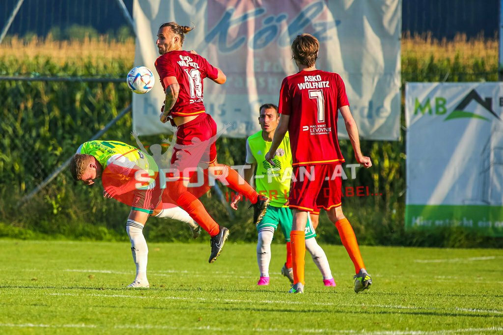 ASKÖ Wölfnitz - WSG Radenthein 2-2, Unterliga West | Florian Bidovec (ASKÖ Wölfnitz, K #13) Michael Kolbitsch (ASKÖ Wölfnitz #7) Gaber Petric (WSG Radenthein #7) ASKÖ Wölfnitz - WSG Radenthein 2-2 am 20.08.2023 in Wölfnitz
(Sportplatz), Austria, (Photo by Ernst Krawagner sport-fan.at) - Realisiert mit Pictrs.com