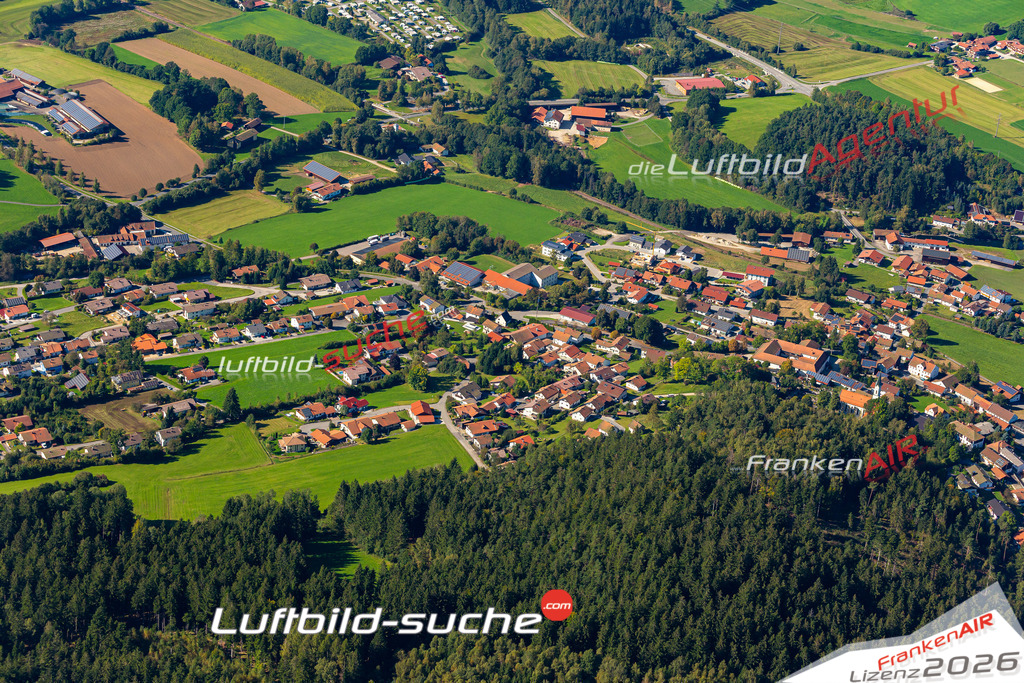Das Luftbild der Stadt Hohenwarth wurde 2021 vom Flugzeug heraus erstellt (keine Drohne) Aufnahmehöhe ca.450 Meter- hohe Bildauflösung und Druck-Qualität garantiert!