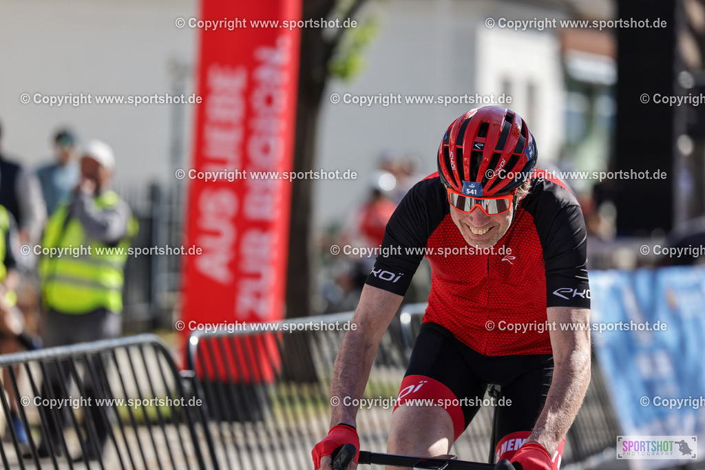 069_VJ__5588 | Neusiedlersee Radmarathon 2026@sportshot_your_pictrs #yourpictures#roadtowm2029 #nrm #neusiedlerseeradmarathon #neusiedlersee #neusiedlerseetourismus #burgenland #mörbisch #nrm26 #burgenlandtourismus #voglundco #poweredbyburgenlandtourismus #radsport #rad #marathon #ucigranfondo #visitburgenland #ucigranfondoworldseries