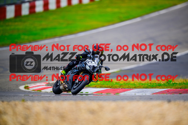 MaZZes_FotoMatrix_240717_6007705_7901 | INST