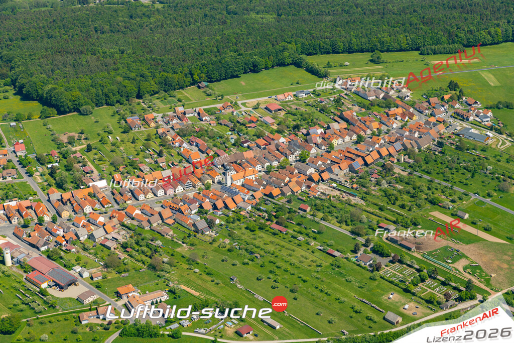 Die Luftaufnahme Langenleiten - Sandberg wurde 2022 vom Flugzeug aus (keine Drohne) erstellt. Hohe Auflösung -für große Poster und Wandbilder geeignet - Garantiert!