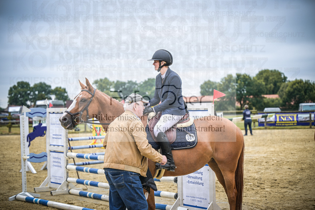 DOS_4228 | Entdecke hochwertige Reitturnierfotos von Foto Oger. Professionell, emotional und authentisch – jetzt Lieblingsmomente im Shop bestellen.Deutschlandweite Turnierfotografie. - Realisiert mit Pictrs.com