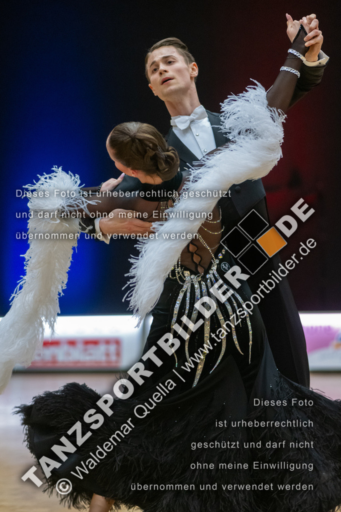 20250111-10166 | Hier finden Sie Tanz Bilder vom Latein und Standard Formationen tanzen. Sportbilder vom Tanzsport. Schöne Fotos und von Weltmeisterschaft, Europameisterschaft, Bundesliga, Regionalliga, Oberliga und Landesliga sowie von GOC Stuttgart, DanceComp, WM Bremen