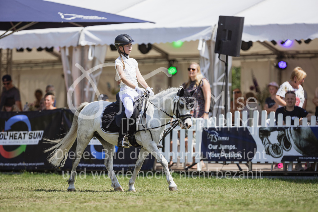 240720_LC_Reiter-WB-113 | Deine schönsten Turniermomente als professionelle Fotos! Entdecke hochwertige Pferdesport-Fotografie im Online-Shop. Jetzt Fotos finden & bestellen!
