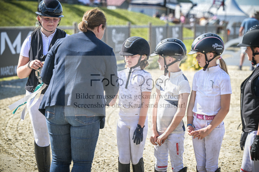 DOS_0006 | Entdecke hochwertige Reitturnierfotos von Foto Oger. Professionell, emotional und authentisch – jetzt Lieblingsmomente im Shop bestellen.Deutschlandweite Turnierfotografie. - Realisiert mit Pictrs.com