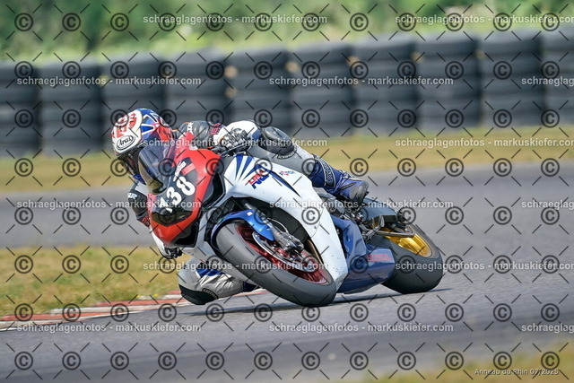 25bt04-1563 | markuskiefer.com - Realisiert mit Pictrs.com