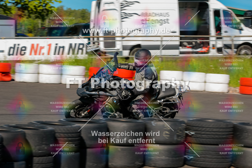 Moto-TeamOBK-21351 | Hier findet Ihr Bilder von Touristenfahrten auf der Nürburgring Nordschleife oder von anderen Veranstaltungen die ich besucht habe. Viel Spass beim Durch Schauen 