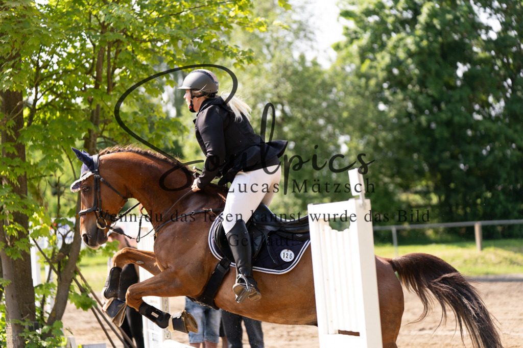 A7507389 | Turnier/Reitfotograf