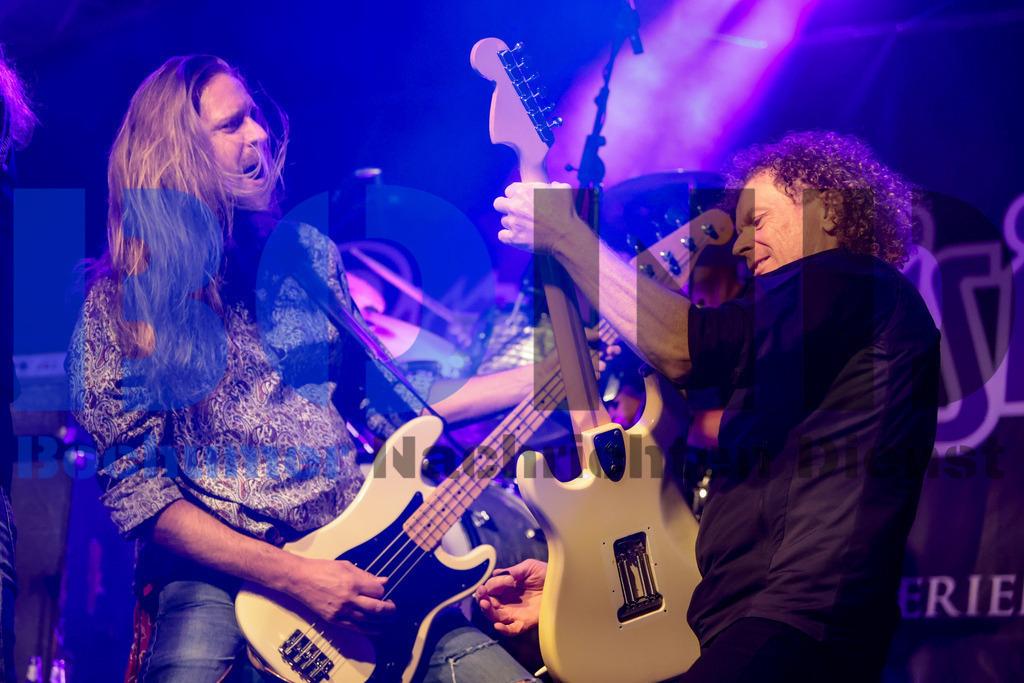 Purple Rising  {date} -  | {headline}(Foto: Sebastian Sendlak / BOND) - Realisiert mit Pictrs.com