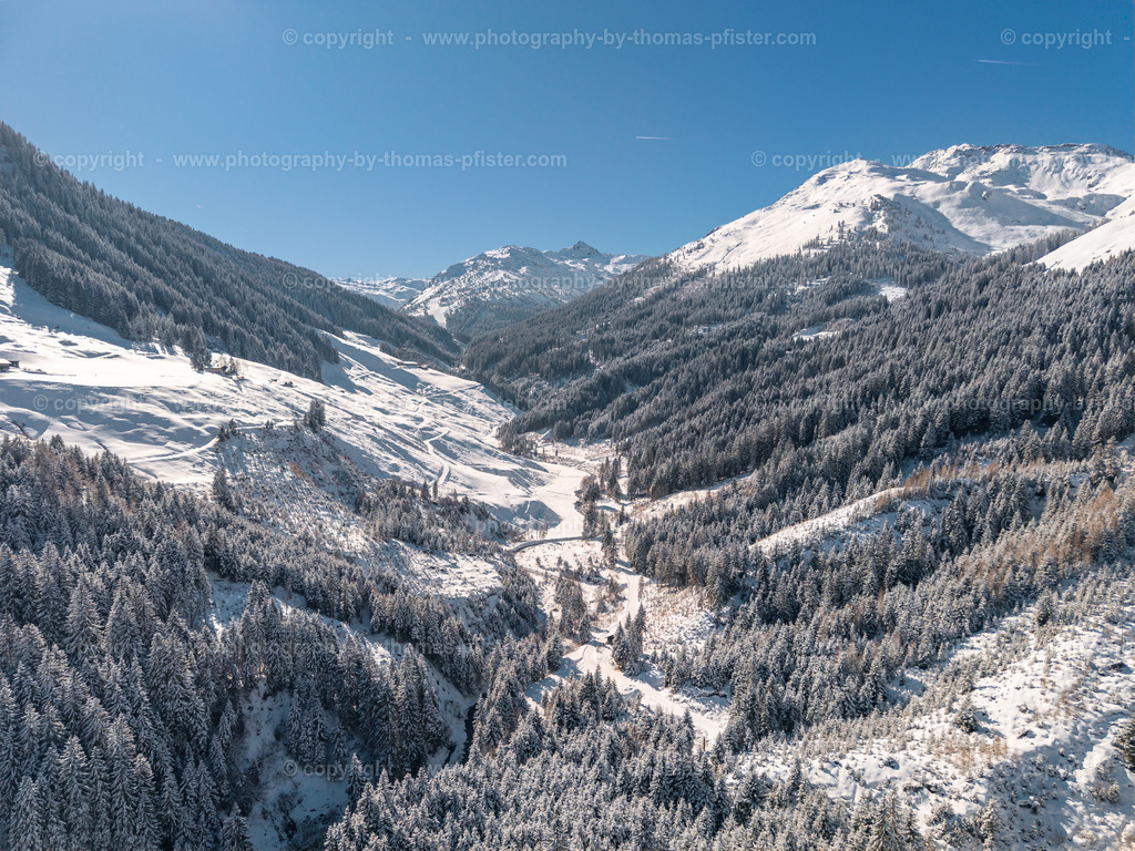  Hochfügen Winterwanderweg copyright  Thomas Pfister-22 | PHOTOGRAPHY BY THOMAS PFISTER