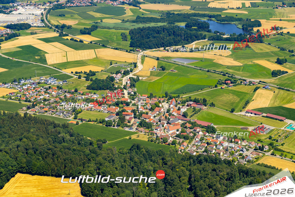 Aktuelles Luftbild von Otterswang Bad Schussenried - Die Luftaufnahme wurde 2022 mittels UL-Flugzeug erstellt ( keine Drohne ) - hochauflösende Kamera-Systeme von  Canon -Beste Qualität - Für grossformatige Ausdrucke geeignet. Die Geschenkidee !