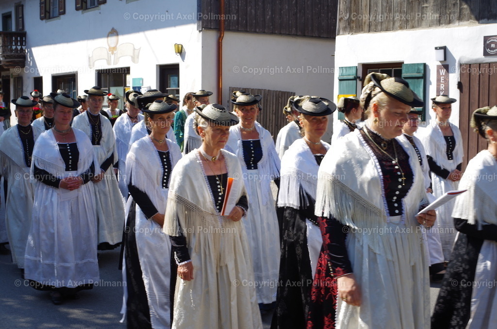 IMGP3836 | fotografiert von Axel PollmannLeonhardi Wallfahrt Benediktbeuern und Murnau, Fronleichnam, Fasching, Landschaft im Loisachtal und Benediktbeuern  - Realisiert mit Pictrs.com