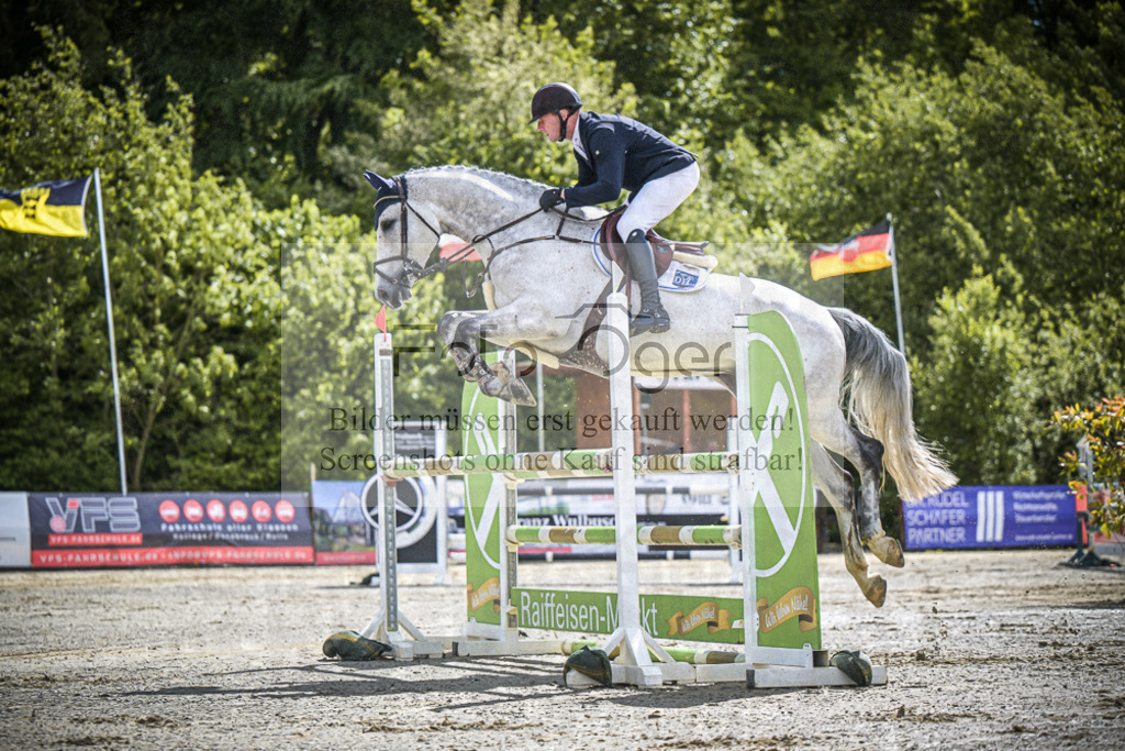 DOS_7477 | Entdecke hochwertige Reitturnierfotos von Foto Oger. Professionell, emotional und authentisch – jetzt Lieblingsmomente im Shop bestellen.Deutschlandweite Turnierfotografie. - Realisiert mit Pictrs.com