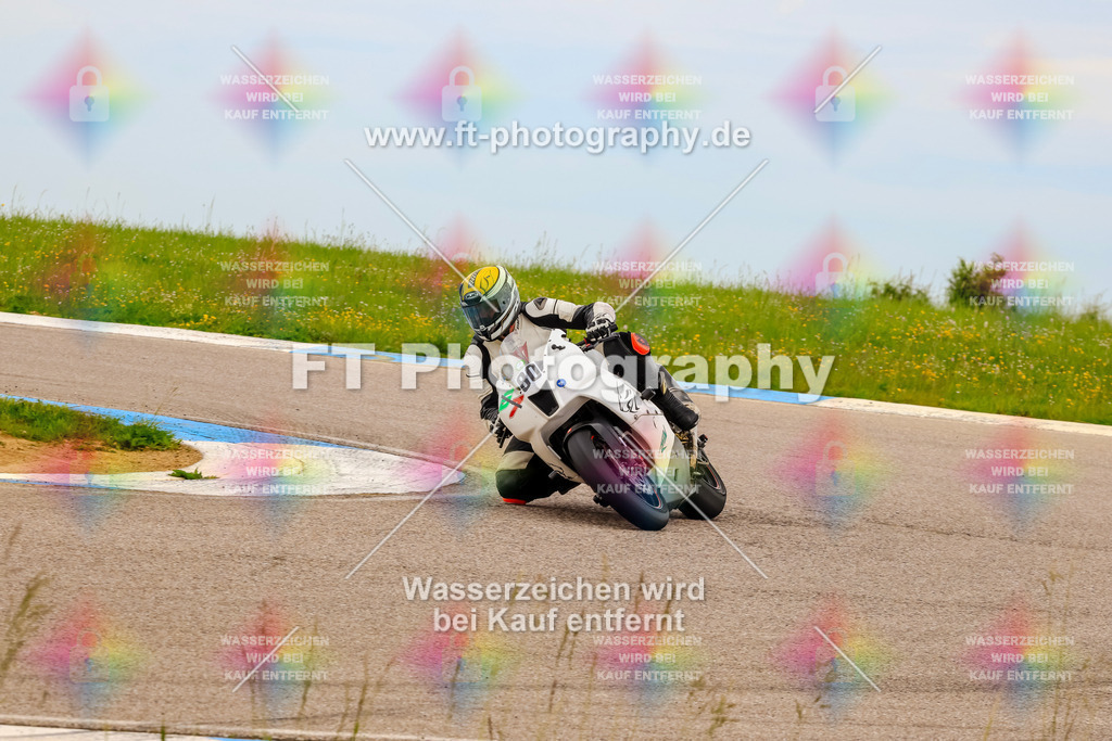 MotoTeam-2647 | Hier findet Ihr Bilder von Touristenfahrten auf der Nürburgring Nordschleife oder von anderen Veranstaltungen die ich besucht habe. Viel Spass beim Durch Schauen 