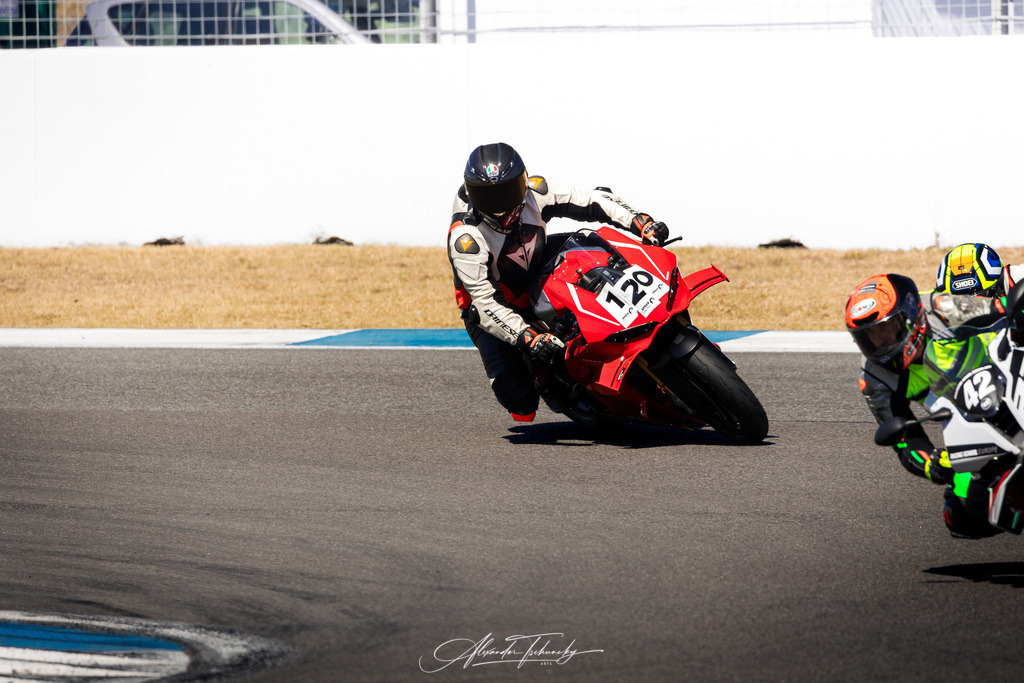 Ducati Trackday Hockenheimring 2026 | Entdecken Sie die faszinierende Welt von Alexander Tschuncky Arts: Kreative Fotografie, atemberaubende Automobilkunst und hochwertiger Bilderdruck. Lassen Sie sich inspirieren! - Realisiert mit Pictrs.com