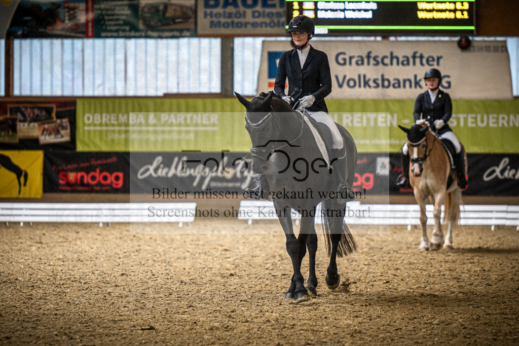 DOS_0346 | Entdecke hochwertige Reitturnierfotos von Foto Oger. Professionell, emotional und authentisch – jetzt Lieblingsmomente im Shop bestellen.Deutschlandweite Turnierfotografie. - Realisiert mit Pictrs.com