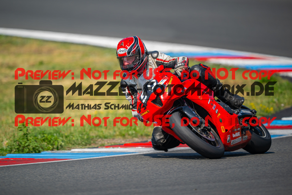 MaZZes-Fotomatrix-20260805-520261 | R1