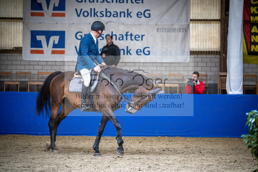 DOS_3041 | Entdecke hochwertige Reitturnierfotos von Foto Oger. Professionell, emotional und authentisch – jetzt Lieblingsmomente im Shop bestellen.Deutschlandweite Turnierfotografie. - Realisiert mit Pictrs.com