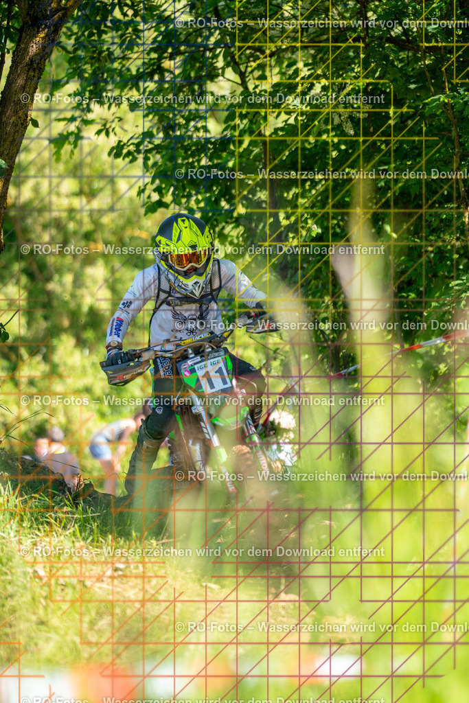 Wolfshausen 1 Lauf -862 | Sportfotografie von RO-Fotos: Motorsport, Motocross, Enduro, Laufveranstaltungen und Triathlon. Professionelle Fotos von Sportlern und Events. - Realisiert mit Pictrs.com