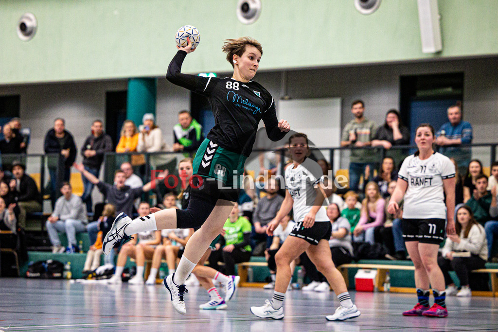 BSC Oberhausen gegen TSV Murnau | Bezirksoberliga Handball Frauen 2024/25, BSC Oberhausen gegen TSV Murnau, 20250118,Jeanette FRITSCH (TSV Murnau 88) am Wurf, Aktion,2025-01-18 in Weilheim (Jahnhalle)Jeanette FRITSCH (TSV Murnau 88)Copyright: WolfgangxLindner foto-lindner.de