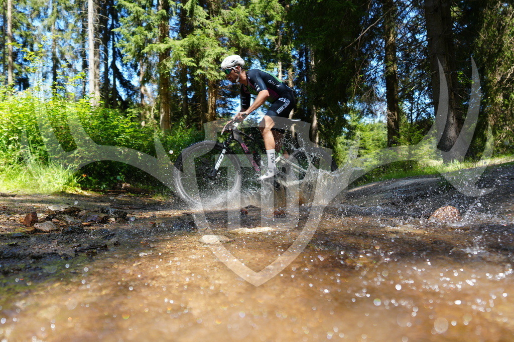 FC604751 | Fotogalerie der Treibjagd im Dunkelwald - Dein MTB Etappenrennen im Erzgebirge - Realisiert mit Pictrs.com