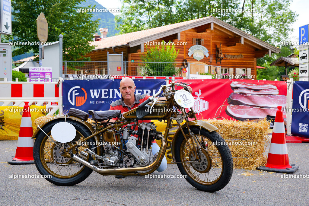 P1014614 | Erleben Sie atemberaubende, hochqualitative Fotos Ihrer Fahrt entlang der malerischen Alpenstraßen. Besuchen Sie alpineshots.com, um professionelle Aufnahmen Ihrer unvergesslichen Reise zu finden und zu kaufen - Realisiert mit Pictrs.com