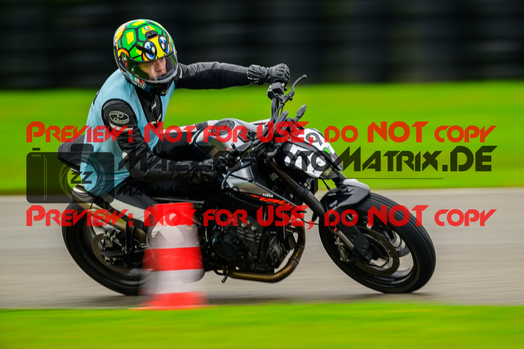 MaZZes_Fotomatrix_20241002_6007705_6079 | Fotograf Mathias Schmid
Sportfotograf,
Eventfotograf,
Hochzeitsfotograf,
Portraitfotograf