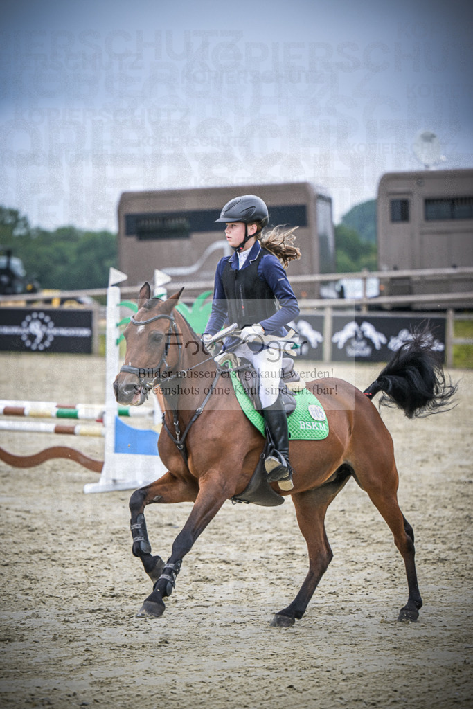 DOS_0157 | Entdecke hochwertige Reitturnierfotos von Foto Oger. Professionell, emotional und authentisch – jetzt Lieblingsmomente im Shop bestellen.Deutschlandweite Turnierfotografie. - Realisiert mit Pictrs.com