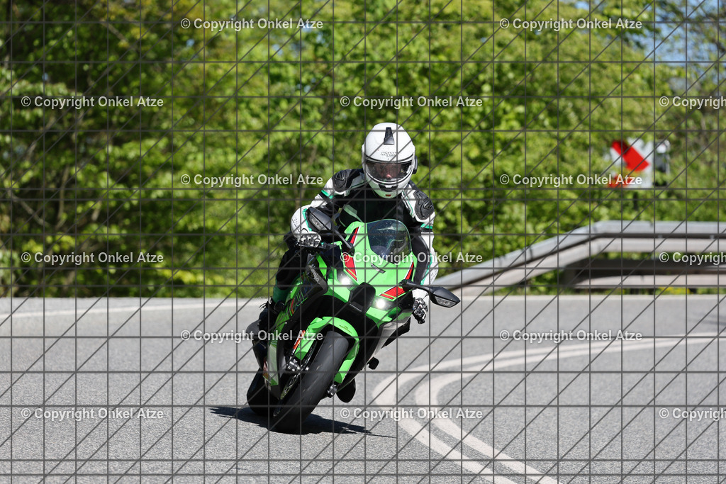 IMG_0074 | Fotograf am Kyffhäuser. Onkel Atze. Kyffhäuser Rennstrecke. Café36. Motorsportfotografie. - Realisiert mit Pictrs.com