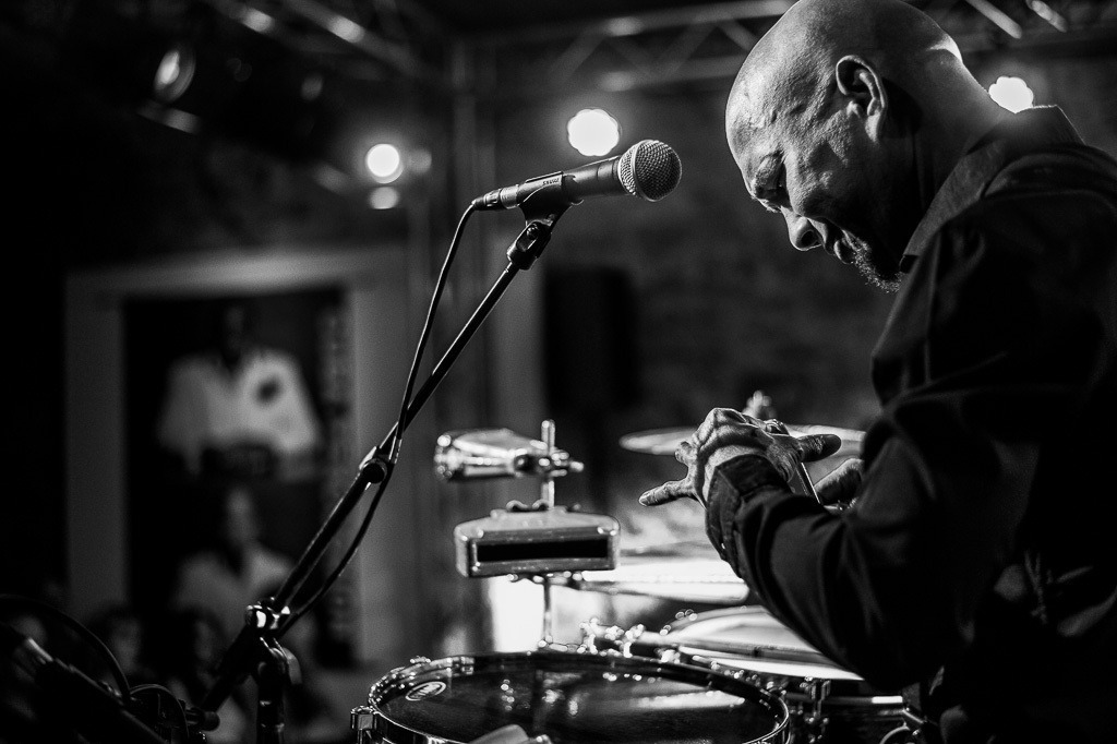 Tango meets Cuba | Tango meets Cuba mit den Klazz Brothers & Cuba Percussion im Forte Belvedere Leisnig zum Festival Hallo Leisnig 2022. - Realisiert mit Pictrs.com