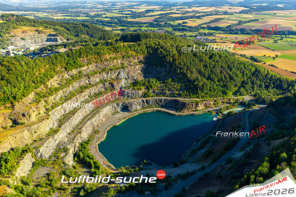 Aktuelles Luftbild von steinbruch Guttenberg - Die Luftaufnahme wurde 2020 mittels UL-Flugzeug erstellt ( keine Drohne ) - hochauflösende Kamera-Systeme von  Canon -Beste Qualität - Für grossformatige Ausdrucke geeignet. Die Geschenkidee !