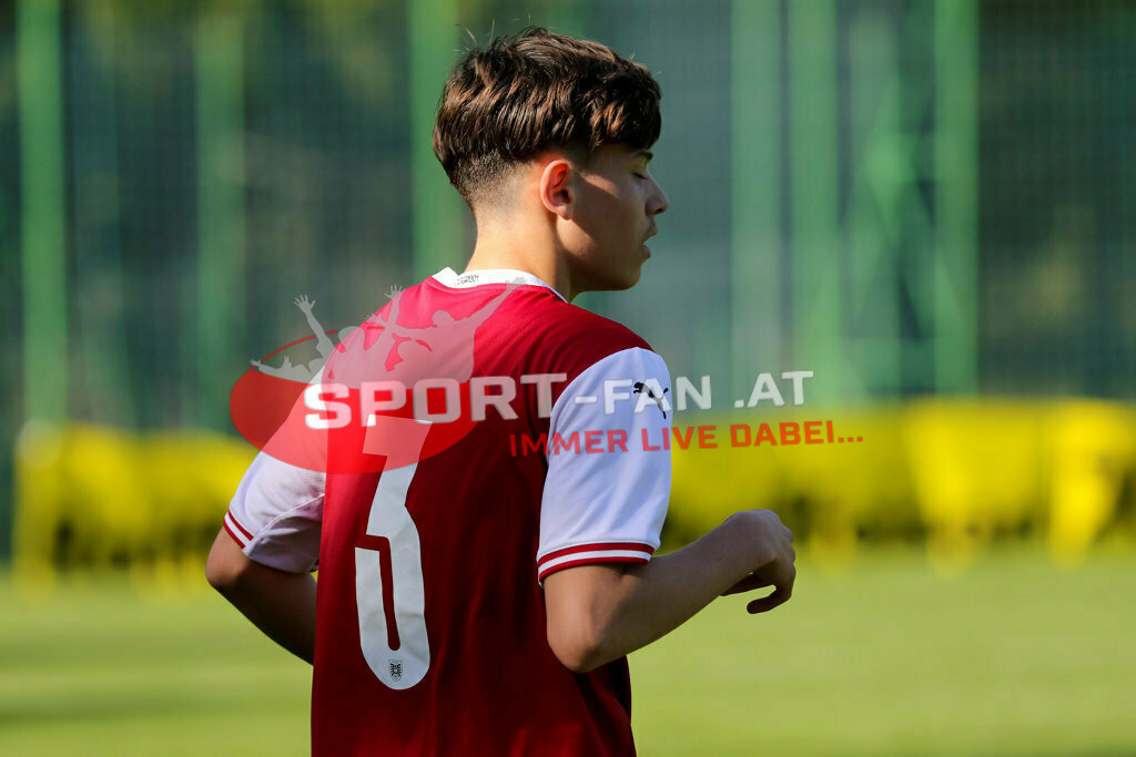AUSTRIA U15 - MEXICO U15 | JAKOB SCHÖNY (Austria #3) ; AUSTRIA U15 - MEXICO U15 am 29.04.2022 in Arnoldstein
(Sportplatz), AUSTRIA, (Photo by Ernst Krawagner sport-fan.at) - Realisiert mit Pictrs.com