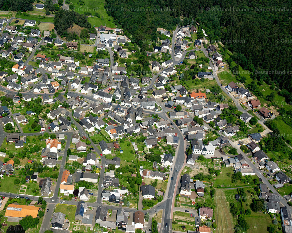 2611078 | SIMMERSBACH 09.06.2006 Stadtansicht des Innenstadtbereiches  in Simmersbach im Bundesland Hessen, Deutschland // City view on down town  in Simmersbach in the state Hesse, Germany Foto: Gerhard Launer