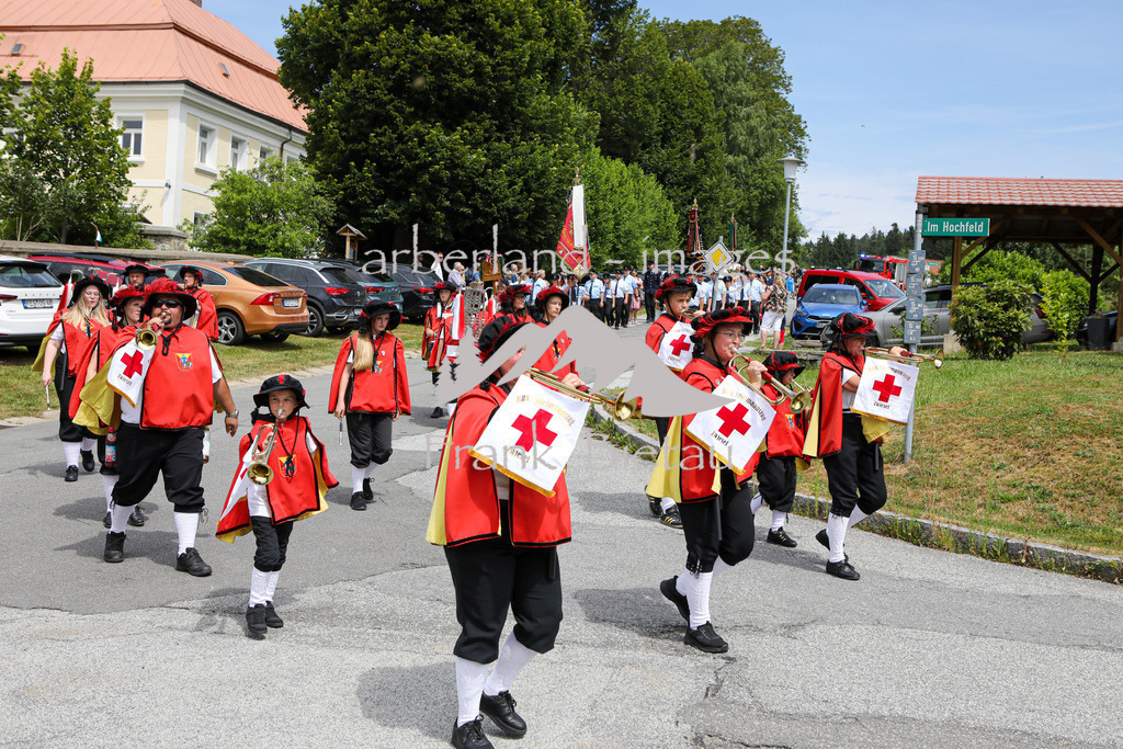 OE7A0543 | Festzug nach dem Feldgottesdienst um das Dorf Ludwigsthal