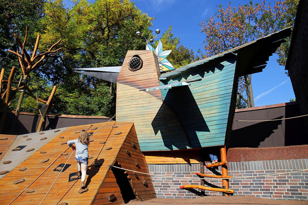 Zoo Leipzig - Bärenburg-Spielplatz | Entdecke über 20 Kategorien Leipzig-Motive: Foto-Downloads, hochwertige Poster, Leinwand- & Fine-Art-Prints. Jetzt Lieblingsfoto im Bildlexikon Leipzig Shop bestellen!