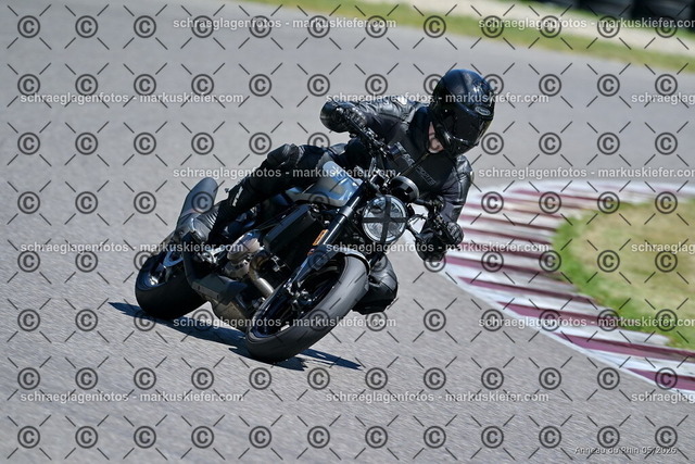 26BT01-1168 | 701 - Realisiert mit Pictrs.com