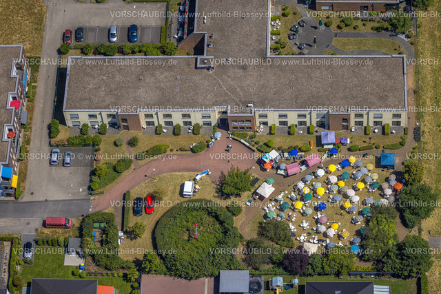 Oberhausen230705644 | Luftbild, ASO Oberhausen ÃƒÆ’Ã‚Â¢ÃƒÂ¢Ã¢â‚¬Å¡Ã‚Â¬ÃƒÂ¢Ã¢â€šÂ¬Ã…â€œ Seniorenresidenz am OLGA-Park, Aussengastronomie mit bunten Sonnenschirmen, Osterfeld, Oberhausen, Ruhrgebiet, Nordrhein-Westfalen, Deutschland