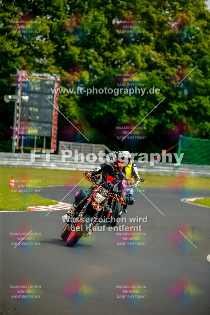 VBK-4957 | Hier findet Ihr Bilder von Touristenfahrten auf der Nürburgring Nordschleife oder von anderen Veranstaltungen die ich besucht habe. Viel Spass beim Durch Schauen 