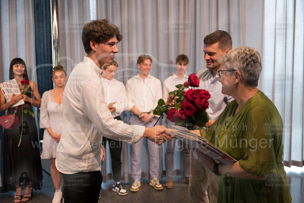 FeusiDiplomfeier_R6OO3057 | Brigitte Münger / bmsportphotography - Realisiert mit Pictrs.com