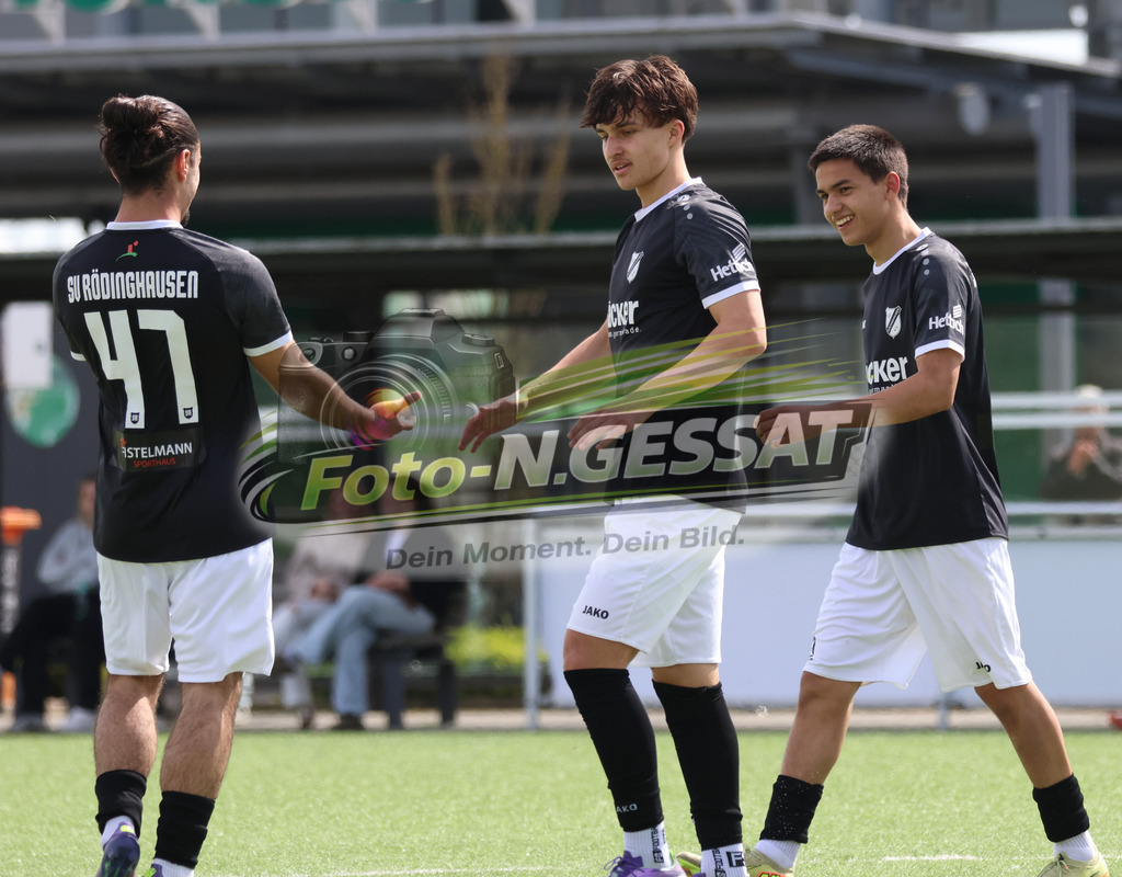 SV Rödinghausen - MSV Duisburg | Auf dem Bild zu sehen: schwarz SV Rödinghausen ; grün MSV Duisburg: SV Rödinghausen, MSV Duisburg, Saison 25/26, A-Jugend, Testspiel, Rödinghausen, Deutschland - Realisiert mit Pictrs.com