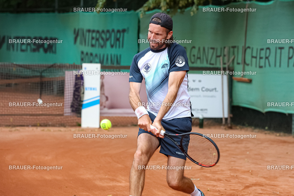 HTC Blau-Weiß Krefeld - LTTC Rot-Weiß Berlin  | Krefeld, Deutschland 21.07.2023, Gero Kretschmer (HTC Blau-Weiß Krefeld) gegen Nino Ehrenschneider (LTTC Rot-Weiss Berlin) ,

bei der 2. Tennis Bundesliga Nord Begegnung zwischen HTC Blau-Weiß Krefeld und LTTC Rot-Weiß Berlin am 21.07.2023 in Krefeld.

(Foto: BRAUER-Fotoagentur)
 
