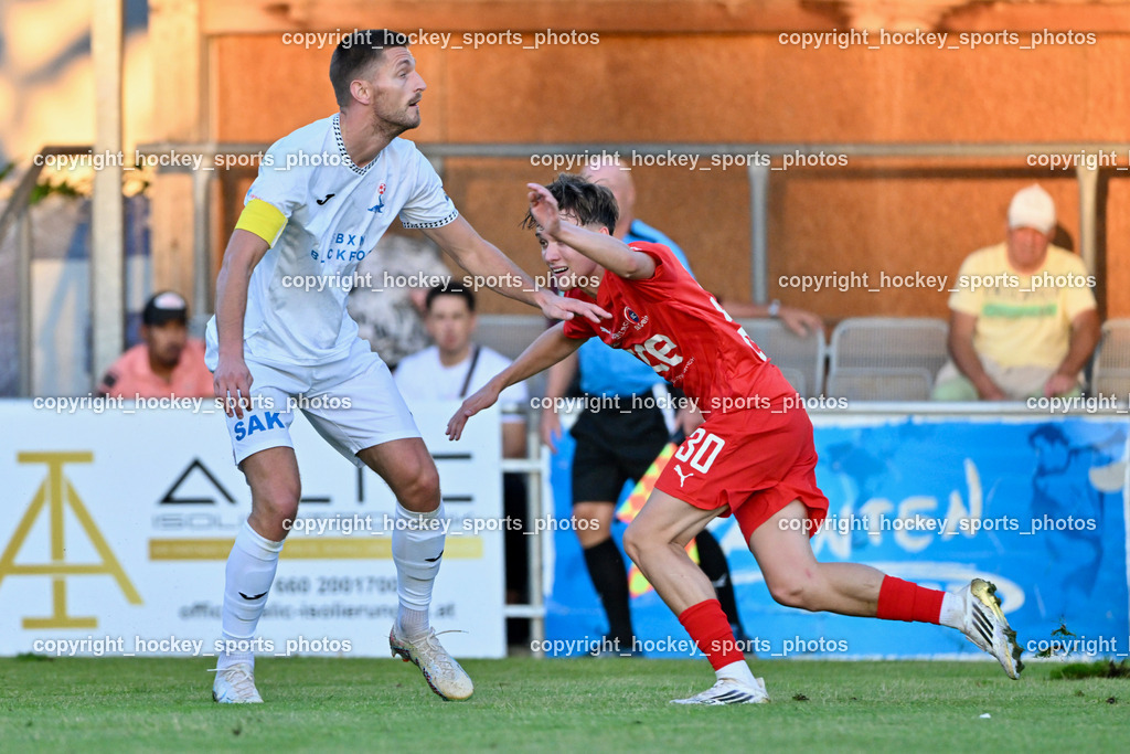 SAK vs. SC St. Veit | #22 Leo Ejup SAK, #30 Maximilian Trappitsch SC St. Veit, SAK vs. SC St. Veit, SAK vs. SC St. Veit am 19.09.2025 in Klagenfurt (Sportpark Welzenegg), Austria, (Photo by Bernd Stefan)