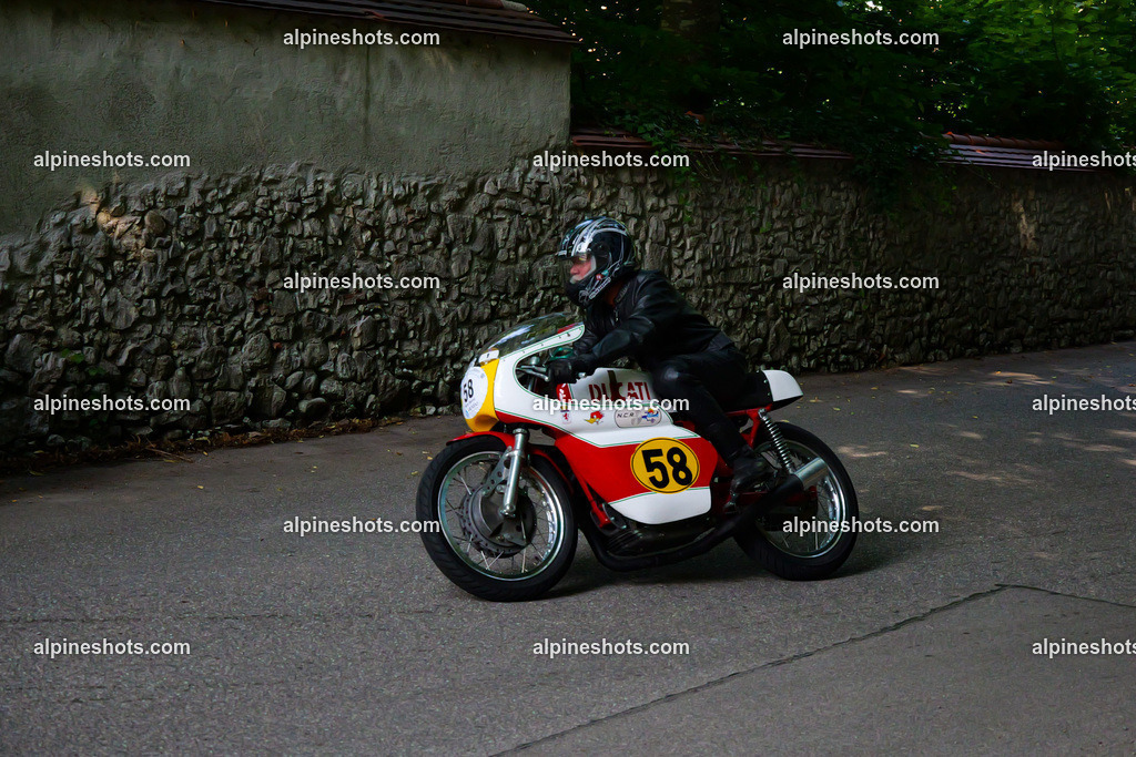 P1015396 | Erleben Sie atemberaubende, hochqualitative Fotos Ihrer Fahrt entlang der malerischen Alpenstraßen. Besuchen Sie alpineshots.com, um professionelle Aufnahmen Ihrer unvergesslichen Reise zu finden und zu kaufen - Realisiert mit Pictrs.com